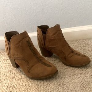 Indigo rd. Brown Suede Booties Size 8